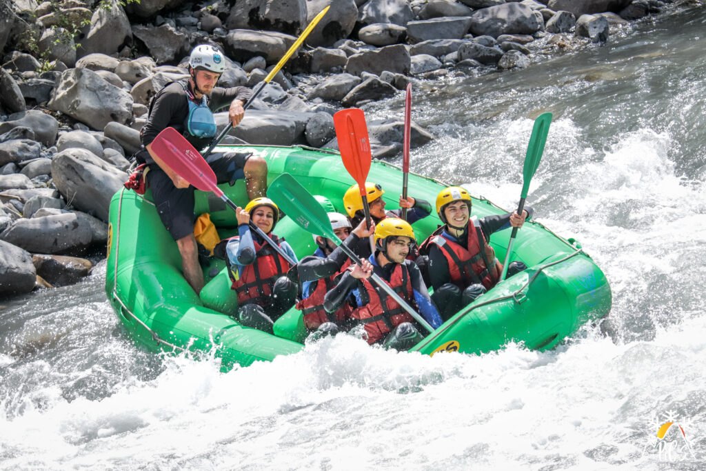 Descente en Rafting sur la rivière Ubaye dans les Alpes