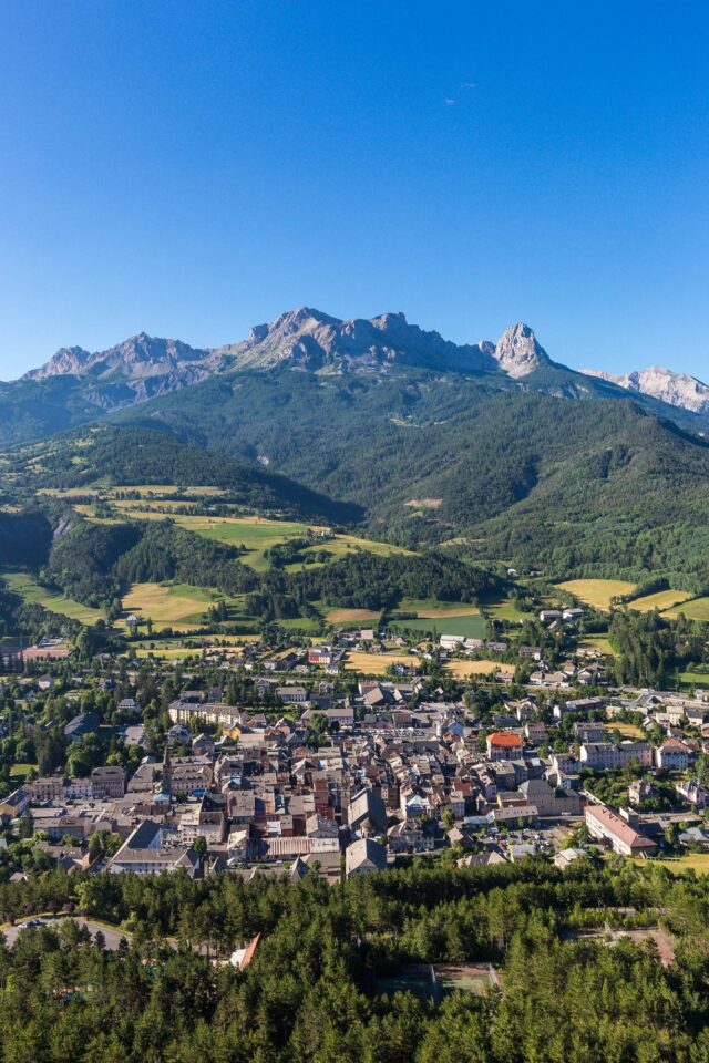 Visitez Barcelonnette vallée de l'Ubaye au cœur des Alpes du Sud.