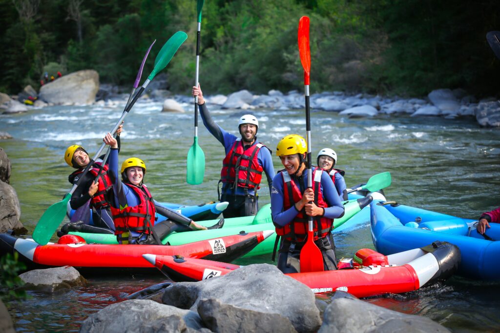 Faite une Descente en kayak raft jusqu'au Lauzet Ubaye en groupe.