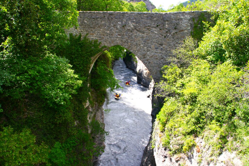 Vivez une expérience incroyable en rafting sur l'Ubaye