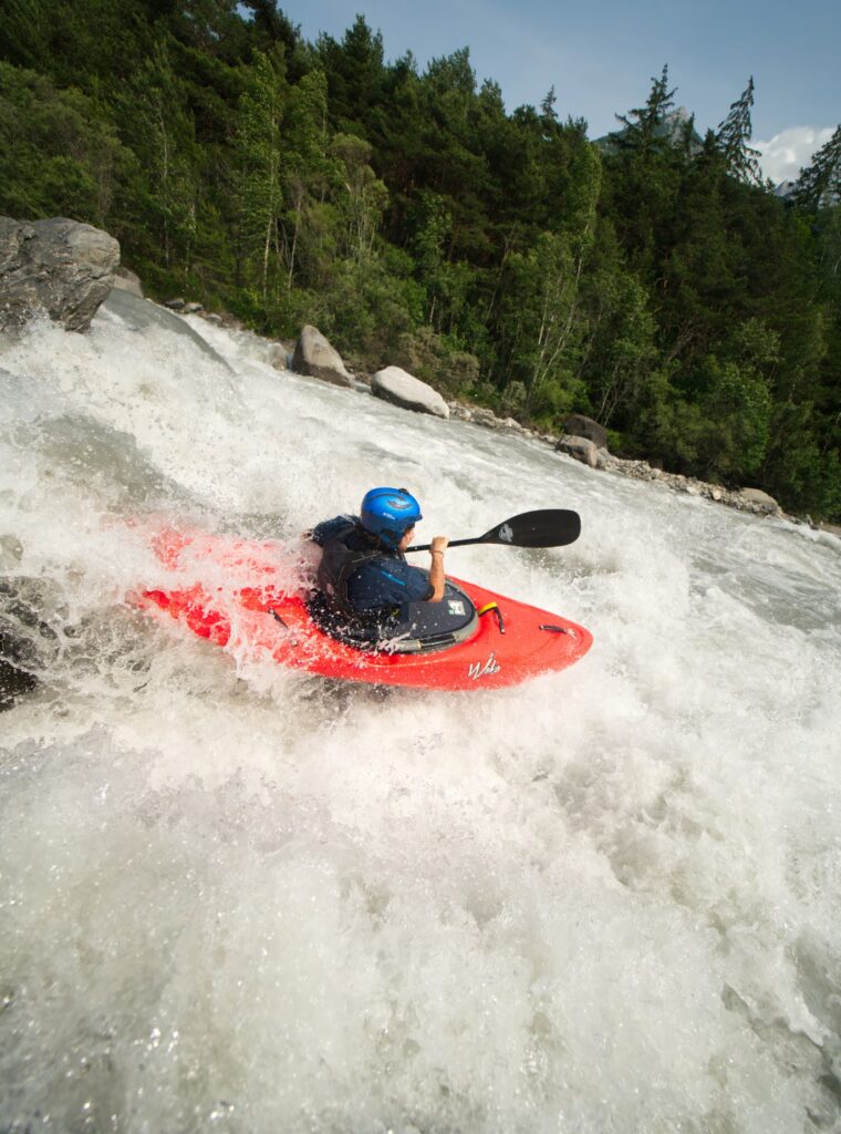 Descente de kayak sur l'Ubaye, venez découvrir une activité fun.