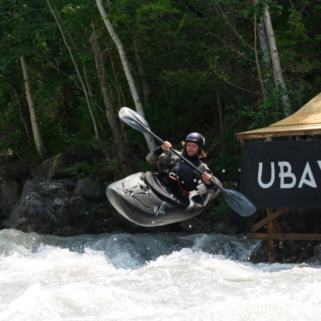 Venez découvrir l'Ubayak festival dans la vallée de l'Ubaye. C'est une course de kayak extrême.