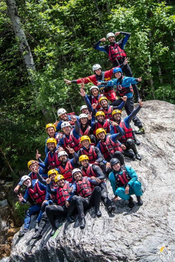 Group of bachelorette parties for a rafting activity in Barcelonnette Ubaye greenhouse Ponçon
