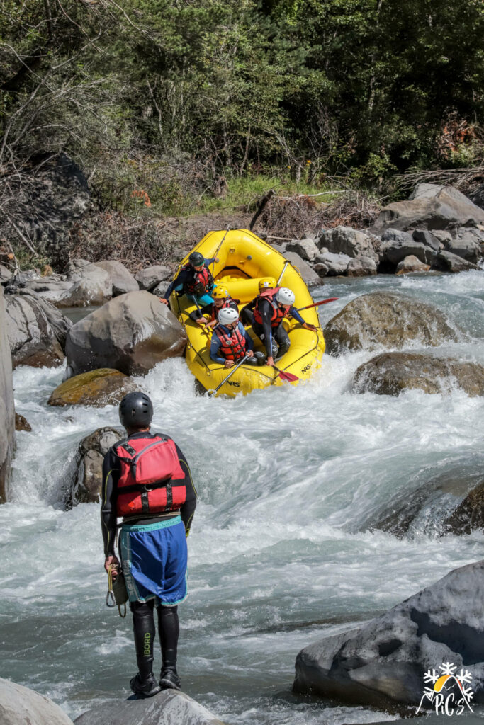 What is the difference between canyoning and rafting?