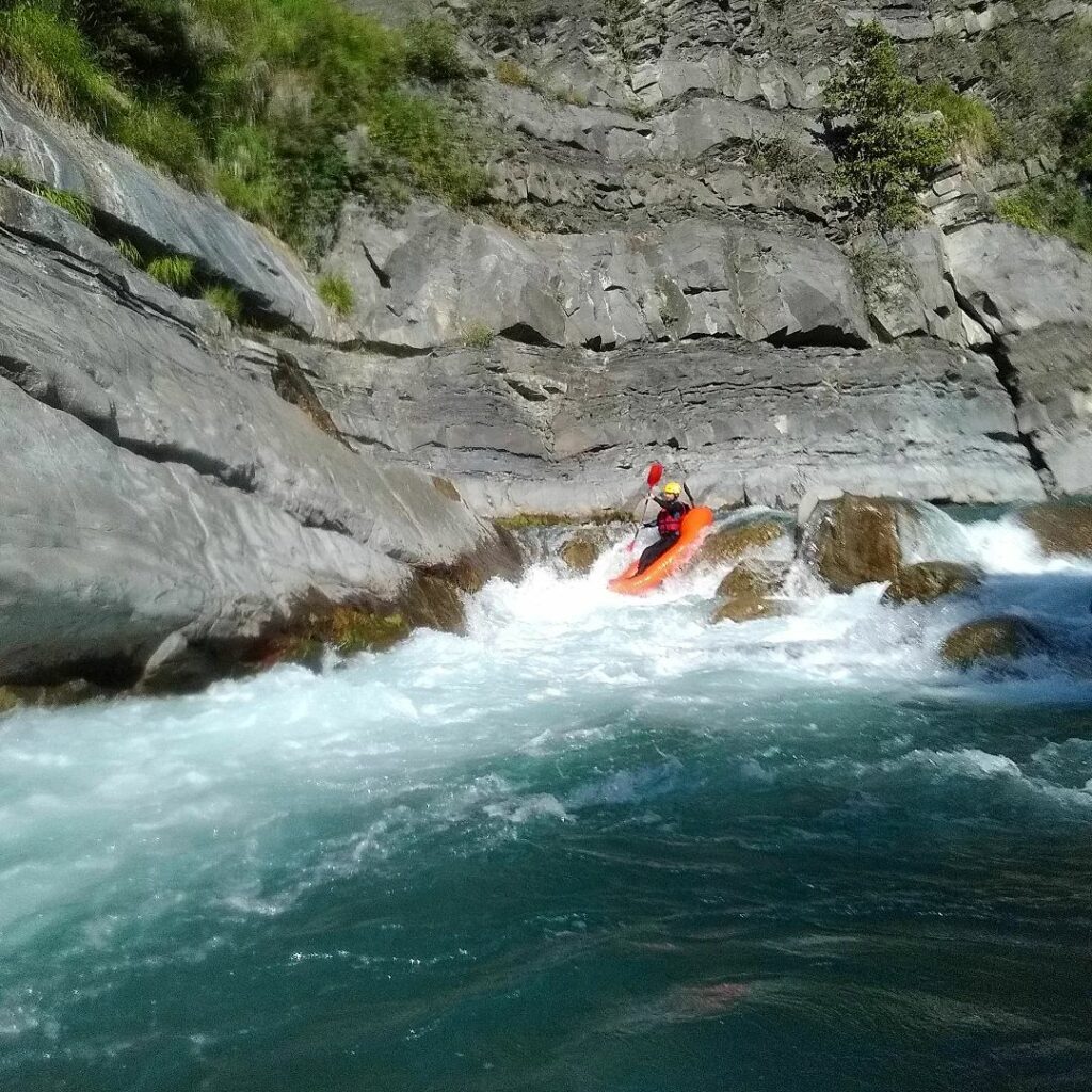 Packraft-afdaling in de Alpes de Haute Provence