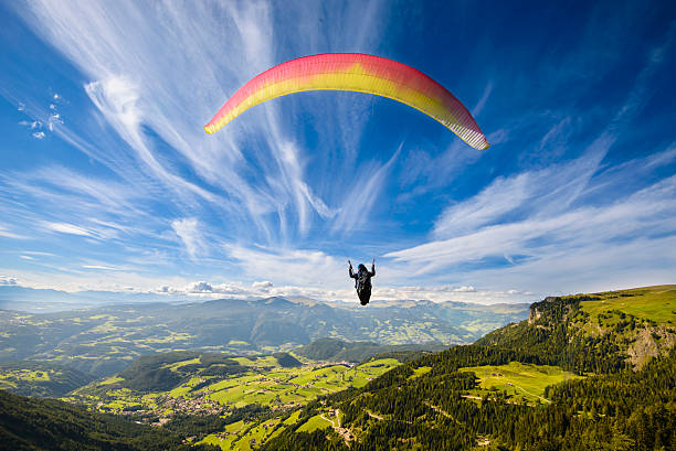 Vlieg boven Barcelonnette per paraglider
