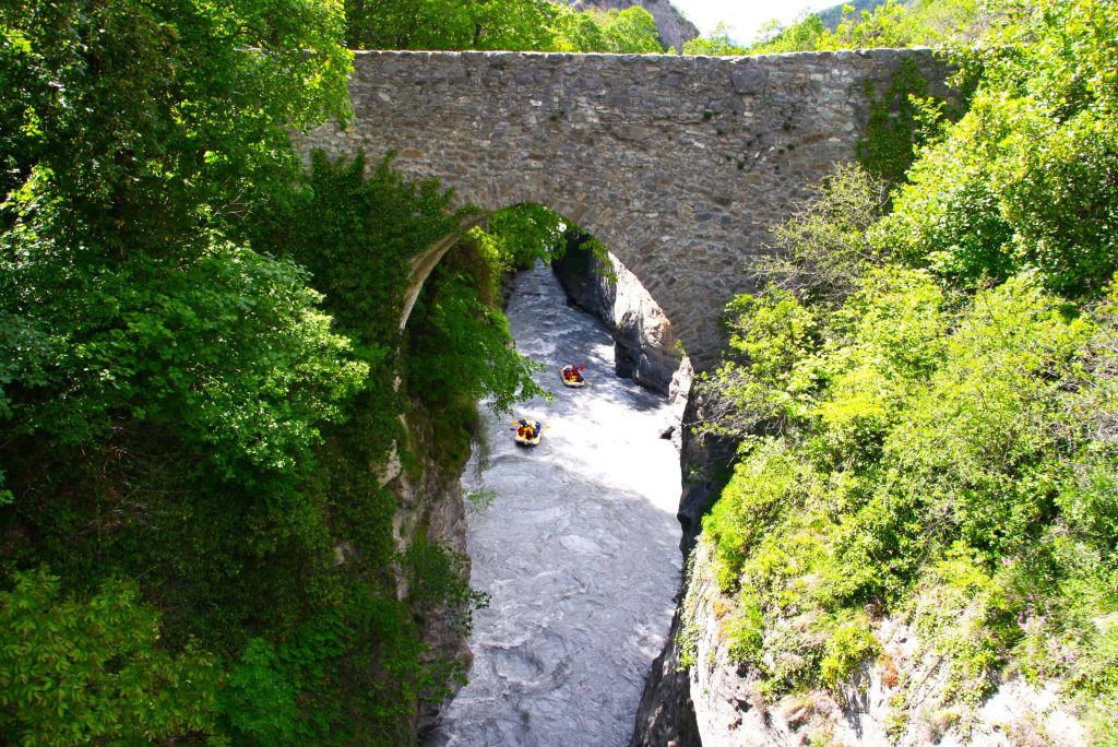 Middeleeuwse brug van Lauzet Ubaye