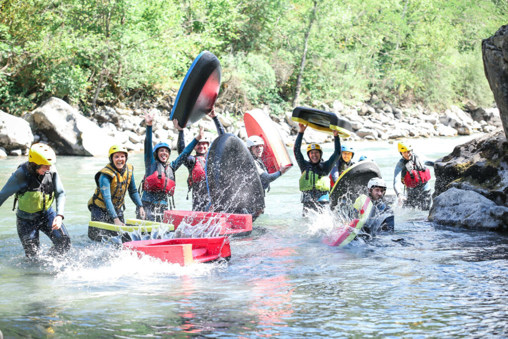 On lance son hydrospeed au dessus de l'Ubaye pour faire une belle photos