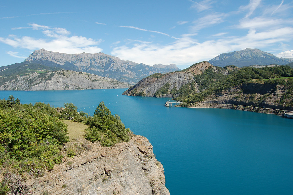 Rafting Serre Ponçon ici l'arrivée de la descente dans le lac