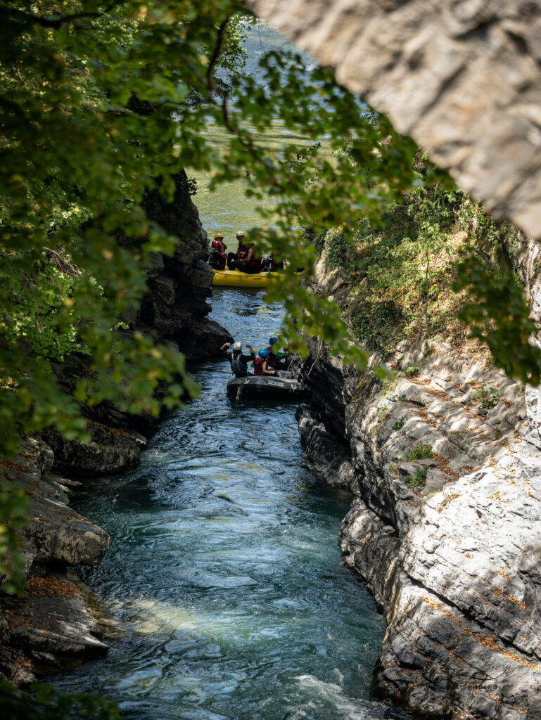 Descendez en rafting de Pra loup et découvrez les gorges du Lauzet en Raft