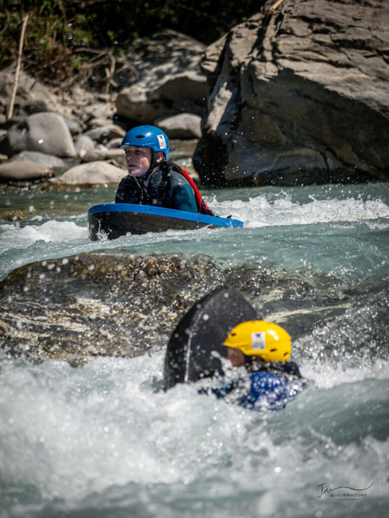 Un EVG pour une descente en hydrospeed dans les Alpes de haute Provence