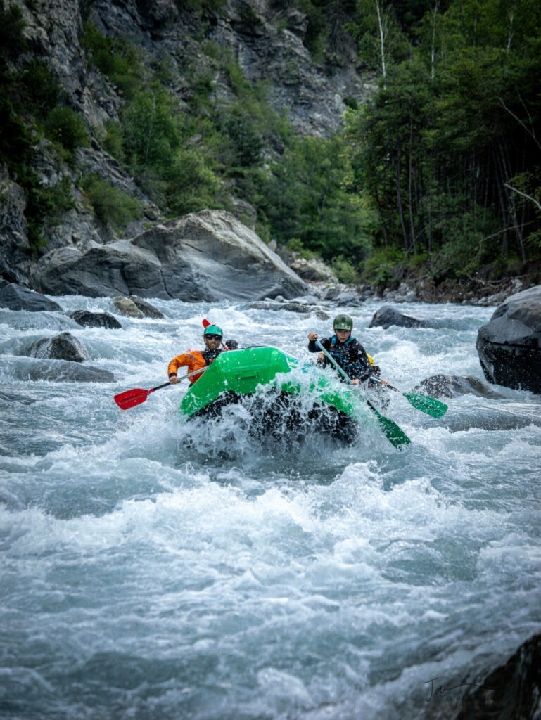 Raft vert sur l'Ubaye une des meilleurs rivières des Alpes