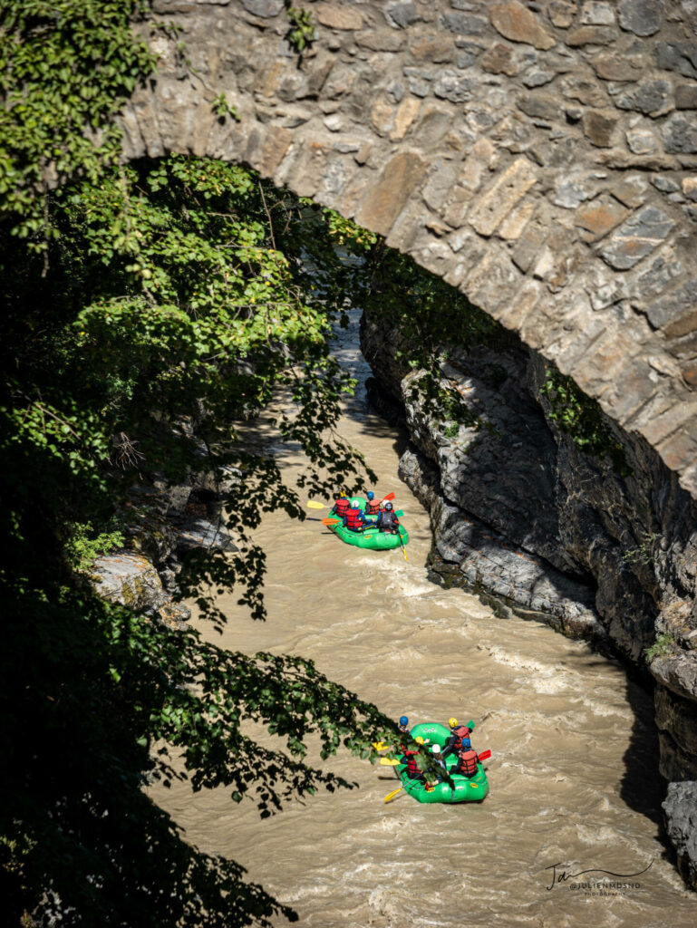 Descente en rafting sur l'Ubaye lorsqu'il pleut la rivière change de couleur
